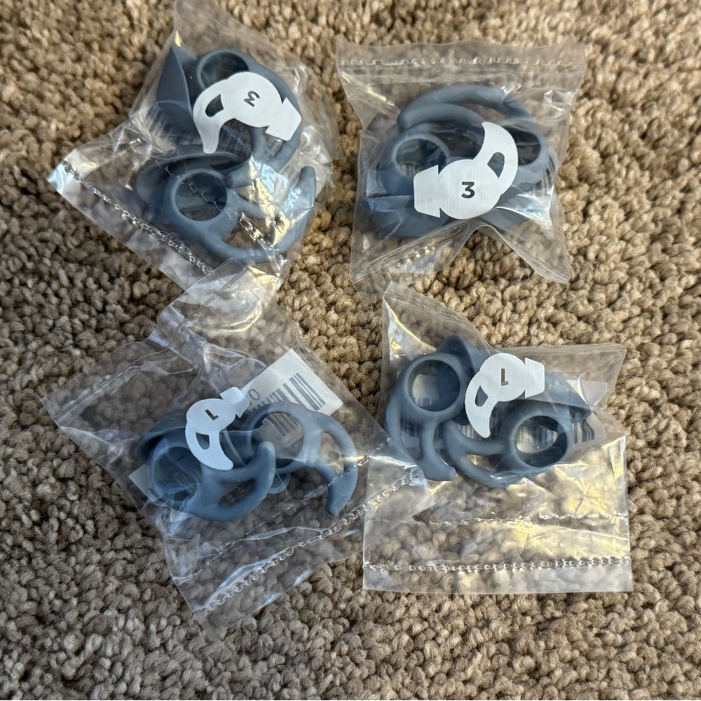 Bose Quiet Comfort Blue Earbuds with Charging Case - Picture 5 of 5